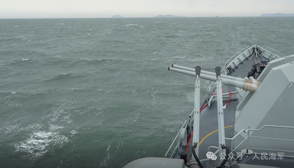 浓浓“火药味”!海军大连舰艇学院将课堂搬到海上 浓浓“火药味”!海军大连舰艇学院将课堂搬到海上