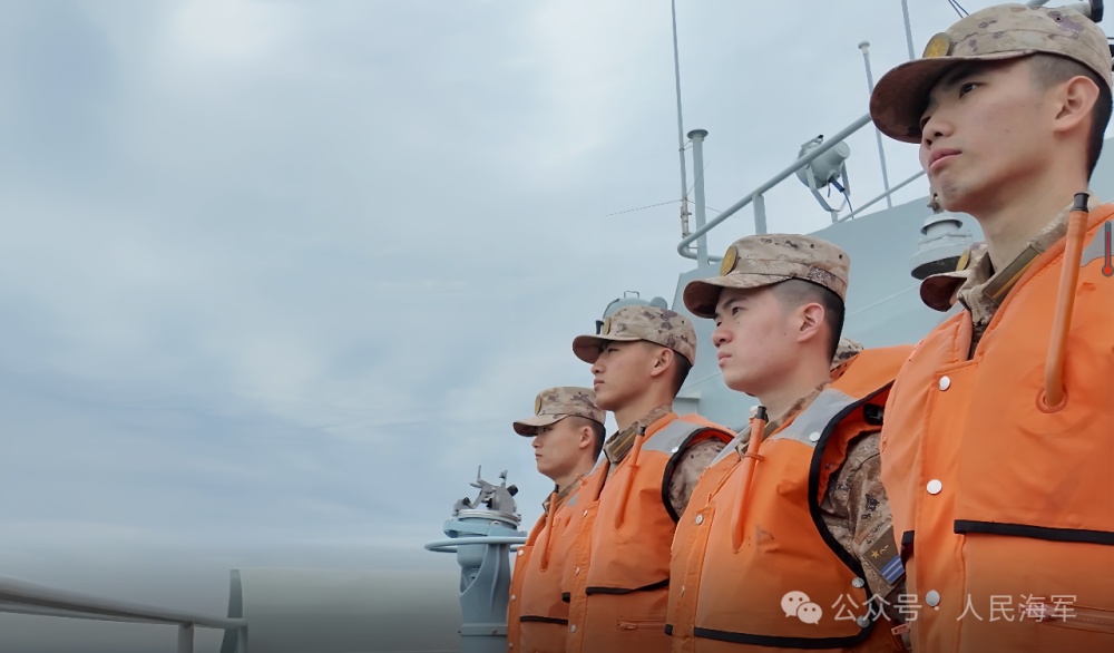 浓浓“火药味”!海军大连舰艇学院将课堂搬到海上 浓浓“火药味”!海军大连舰艇学院将课堂搬到海上