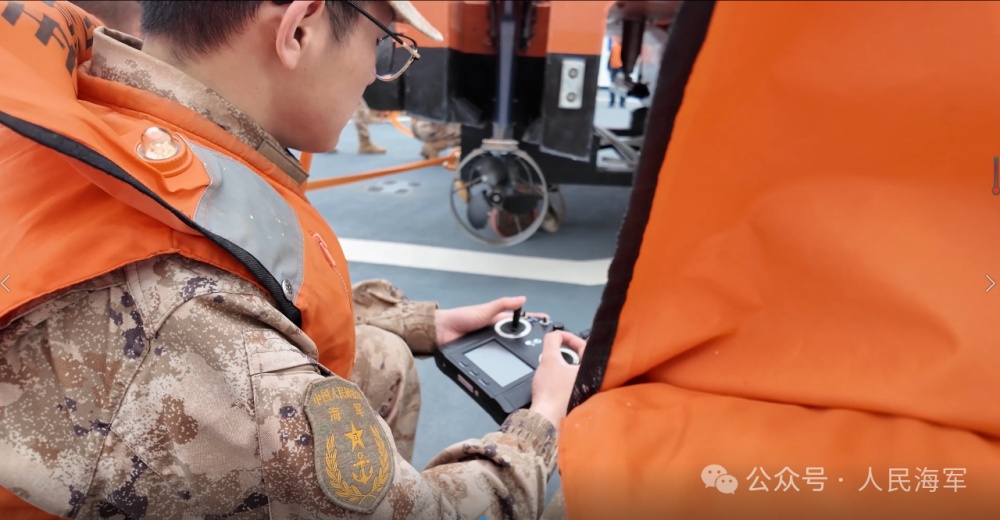 浓浓“火药味”!海军大连舰艇学院将课堂搬到海上 浓浓“火药味”!海军大连舰艇学院将课堂搬到海上