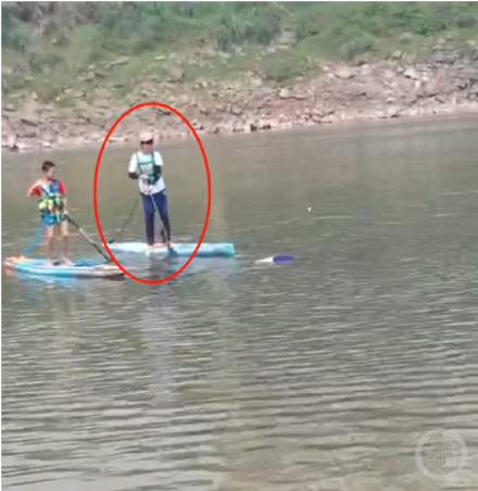 13岁女生江中桨板训练救起落水者，5天后斩获国内俱乐部联赛冠军