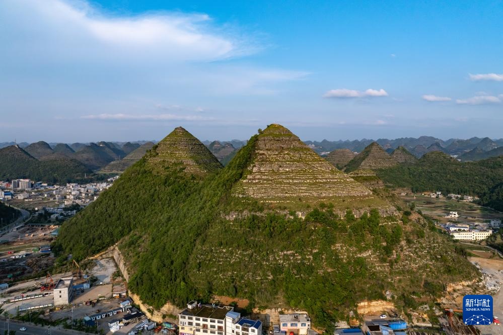 贵州安龙“金字塔”引客来 贵州安龙“金字塔”引客来