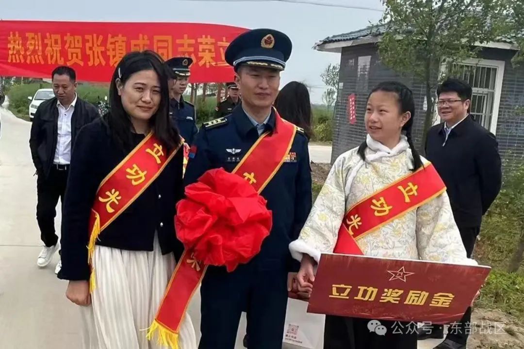 他军校毕业前参加招飞,如今成为特级飞行员,荣立二等功! 他军校毕业前参加招飞,如今成为特级飞行员,荣立二等功!
