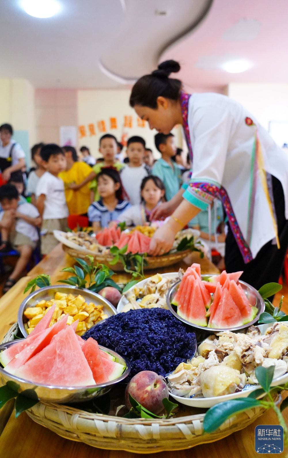 贵州：欢庆“四月八”