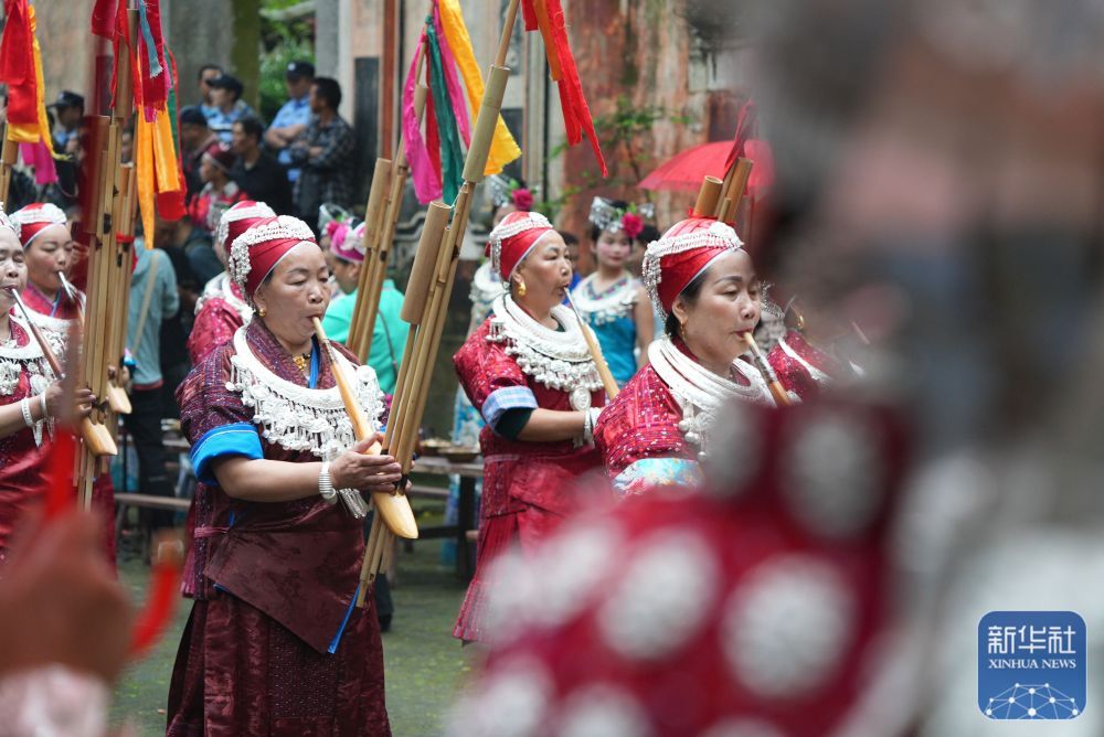 贵州：欢庆“四月八”