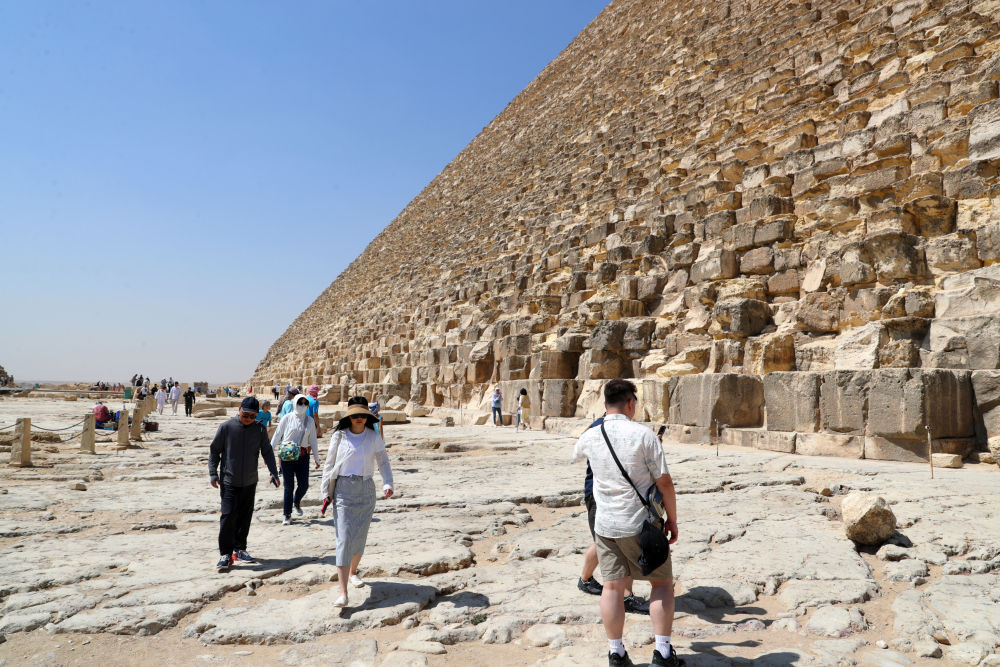 埃及吉萨金字塔群附近地下显现神秘建筑物 埃及吉萨金字塔群附近地下显现神秘建筑物