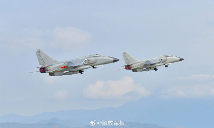 组图！南部战区空军某旅多课目飞行训练