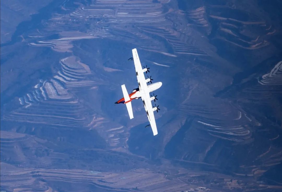 “鲲龙”AG600完成两项高风险试飞科目 “鲲龙”AG600完成两项高风险试飞科目