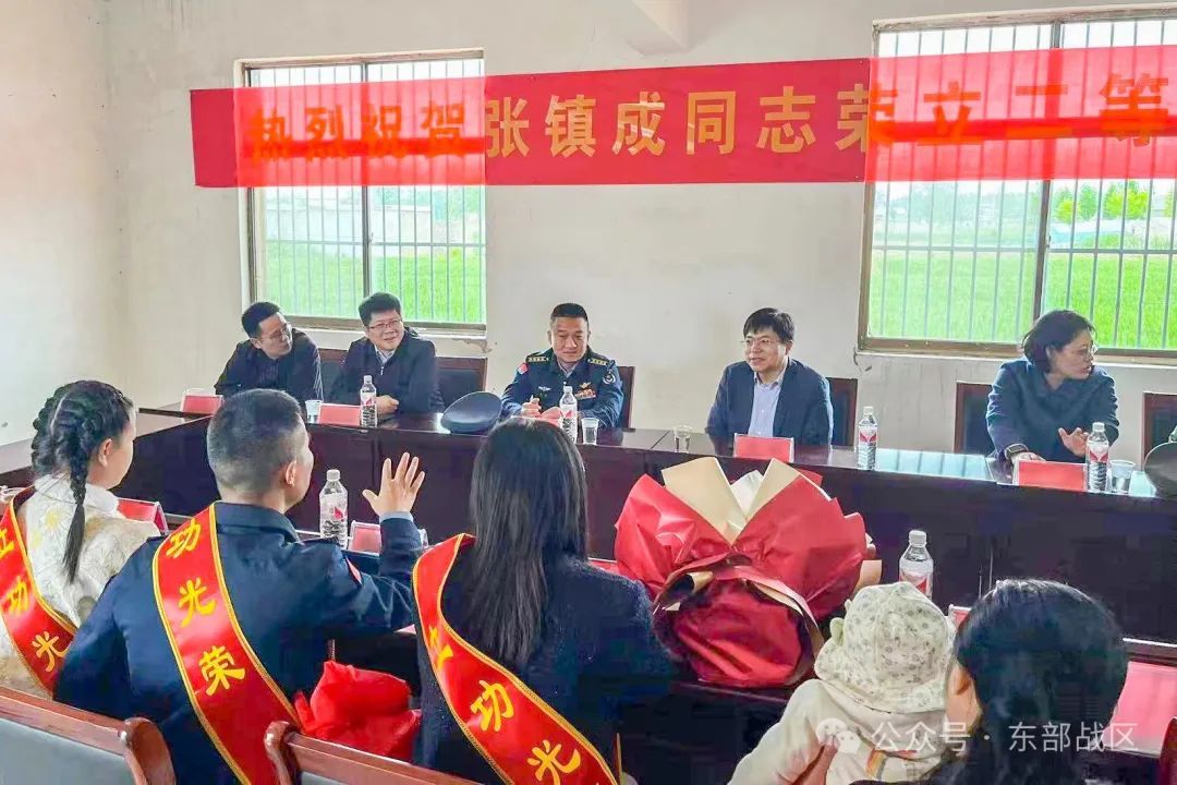 他军校毕业前参加招飞,如今成为特级飞行员,荣立二等功! 他军校毕业前参加招飞,如今成为特级飞行员,荣立二等功!