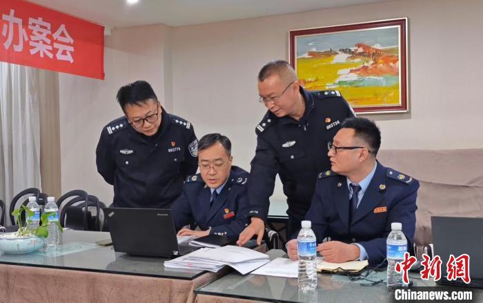 成都警方破获特大出口骗税和虚开增值税专用发票案 查扣涉案资产近亿元 成都警方破获特大出口骗税和虚开增值税专用发票案 查扣涉案资产近亿元