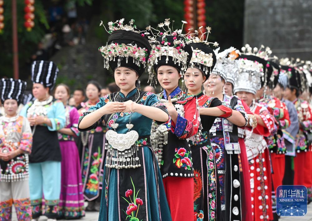 贵州：欢庆“四月八”