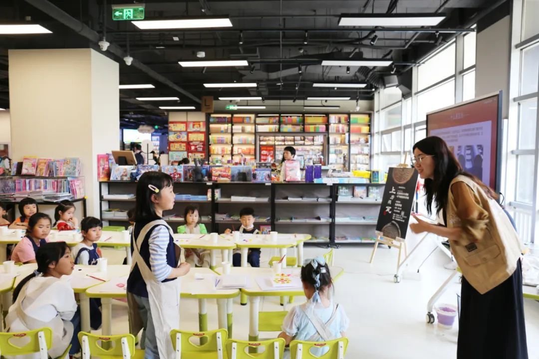 数字化时代，实体书店探步向前