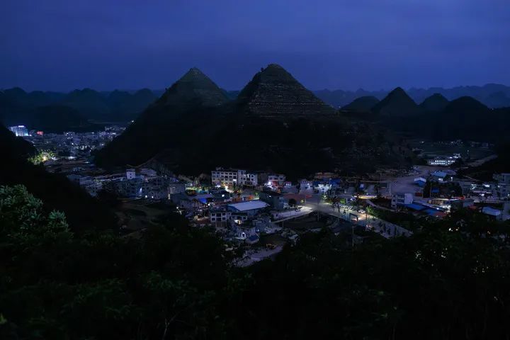 国内也有“金字塔”?网友惊叹:大自然的鬼斧神工! 国内也有“金字塔”?网友惊叹:大自然的鬼斧神工!