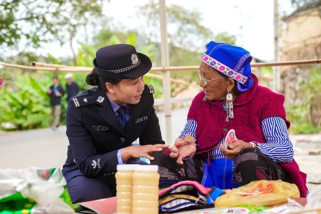 那天，她笑着笑着就哭了……