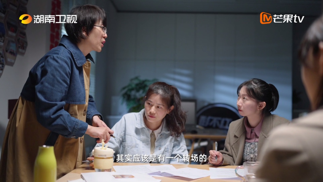 白天开庭晚上写短剧，青年法官化身普法“喜剧人”