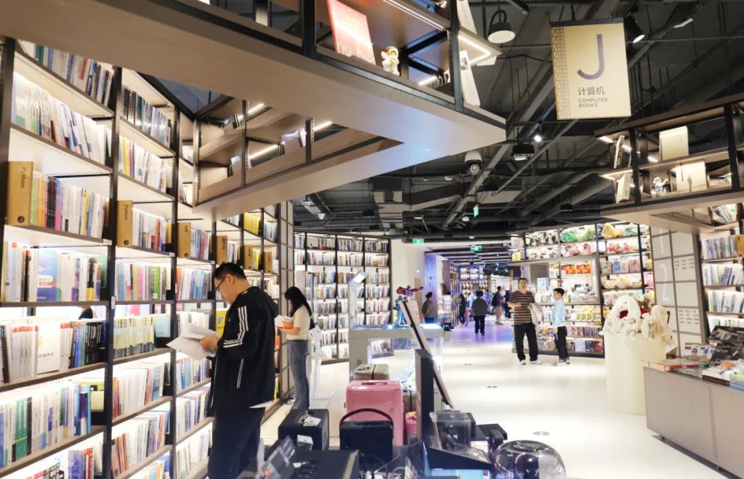数字化时代，实体书店探步向前