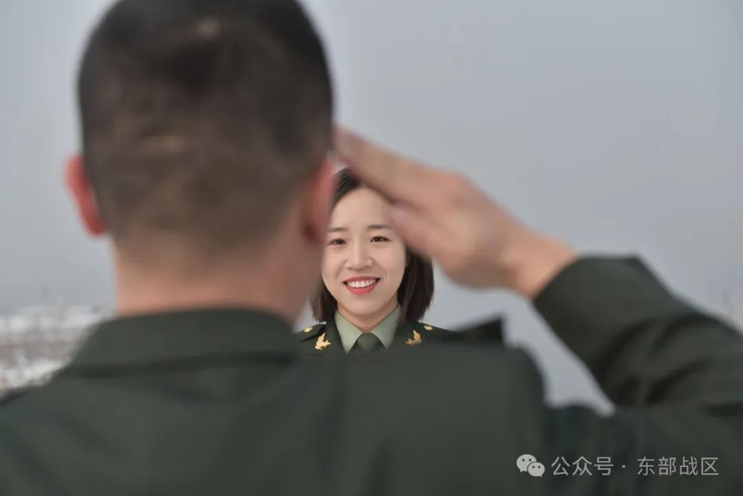 从省台编导到海防女兵,再到军嫂,她靠实力圈粉无数! 从省台编导到海防女兵,再到军嫂,她靠实力圈粉无数!