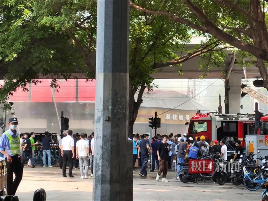 广州一批发市场发生火灾，有人不幸遇难