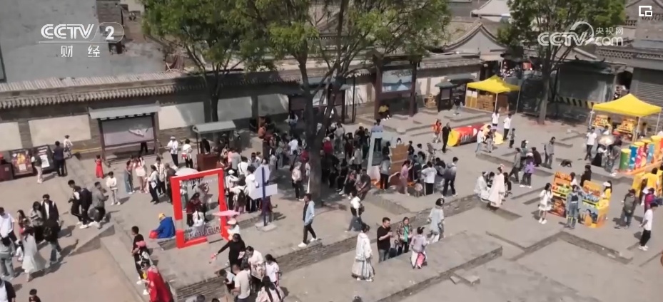 国内旅游市场成消费领域亮点 “古城”“古镇”游激活消费新活力 国内旅游市场成消费领域亮点 “古城”“古镇”游激活消费新活力