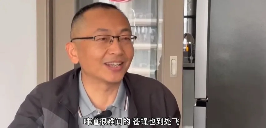 老人花100万网购，家中快递堆成山，却一个也不拆……