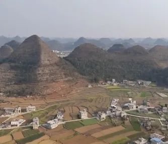 国内也有“金字塔”?网友惊叹:大自然的鬼斧神工! 国内也有“金字塔”?网友惊叹:大自然的鬼斧神工!