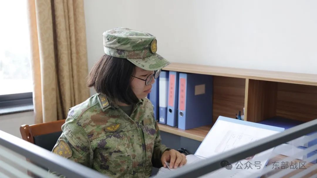 从省台编导到海防女兵,再到军嫂,她靠实力圈粉无数! 从省台编导到海防女兵,再到军嫂,她靠实力圈粉无数!
