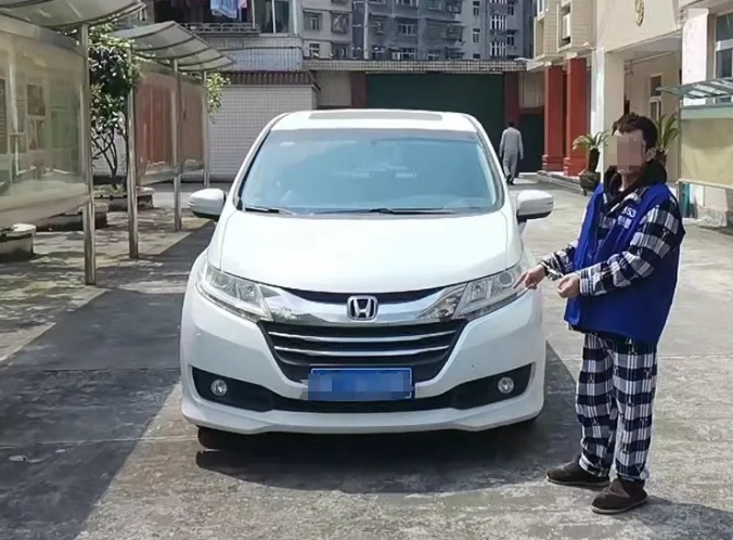 一纸合同抵押来的竟是“套牌车”,重庆警方成功侦破一起抵押汽车诈骗案 一纸合同抵押来的竟是“套牌车”,重庆警方成功侦破一起抵押汽车诈骗案