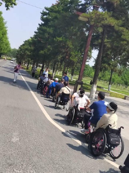 西安市近50家景区新添250辆轮椅