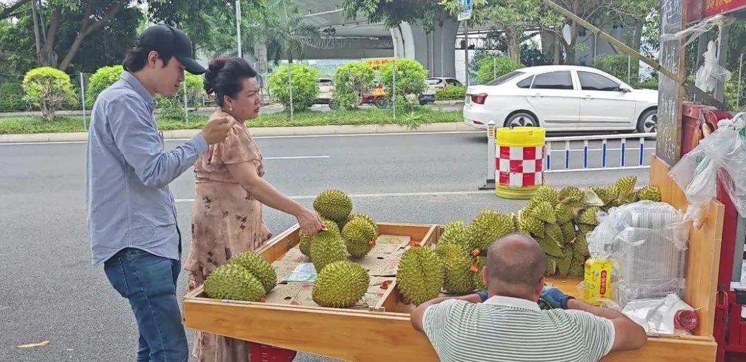 广西街头上“打骨折”的榴莲真那么抵值？吃货们注意了……