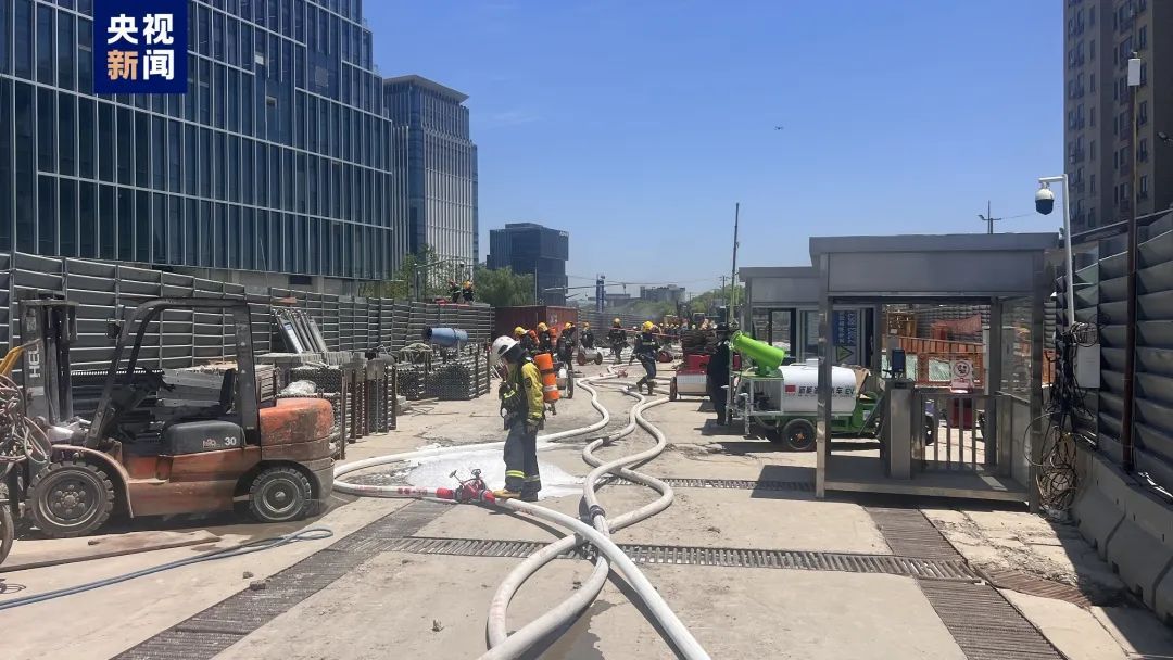 突发！上海一在建工地发生火灾！官方通报→