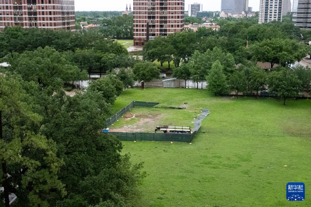 暴风雨席卷美国休斯敦致至少4人死亡