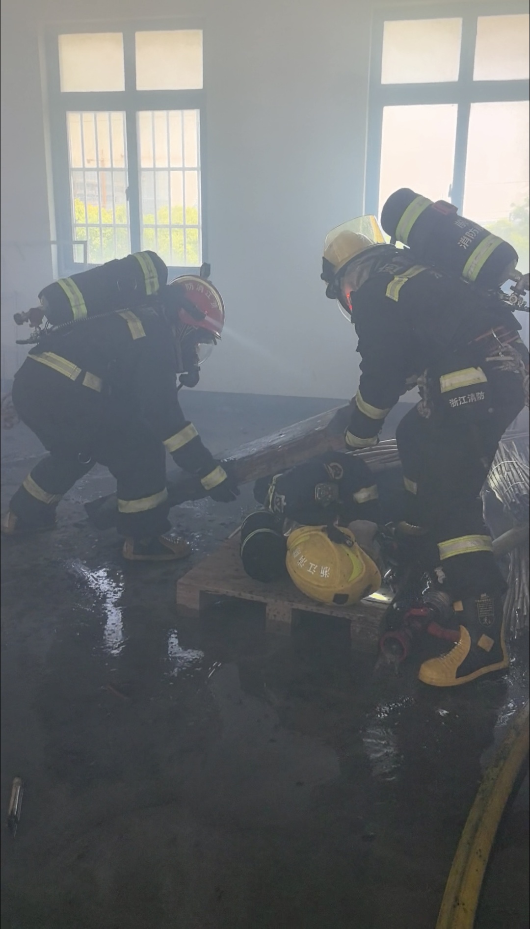 警报声不停，这是他第一次“救队友”！杭州消防揭秘......
