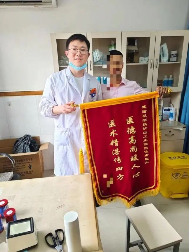 杭州地铁突发！这一跪刷屏朋友圈...