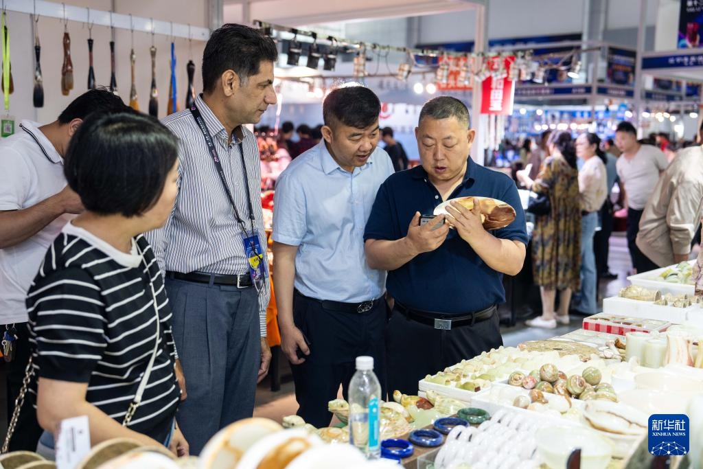 第十二届中国（湖南）国际矿物宝石博览会在郴州开幕