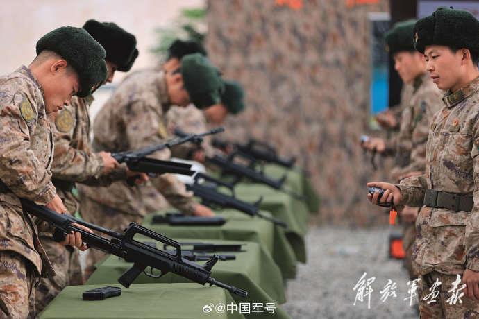 “不后悔,不后退!”高原官兵的口号令人泪目 “不后悔,不后退!”高原官兵的口号令人泪目