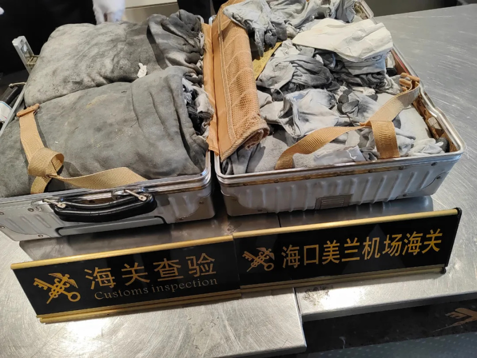 一箱旧手套被查？海关：上面残留金粉、银粉，重18千克，属洋垃圾