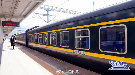 只有两节车厢的火车，到底有多可爱！