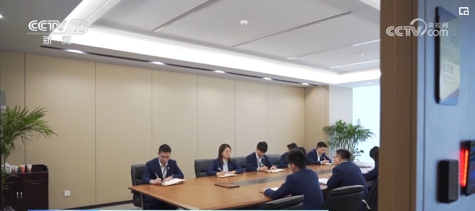 金融活水助力绿色产业蓬勃发展 “高碳”转型“低碳”擦亮“绿色中国”底色