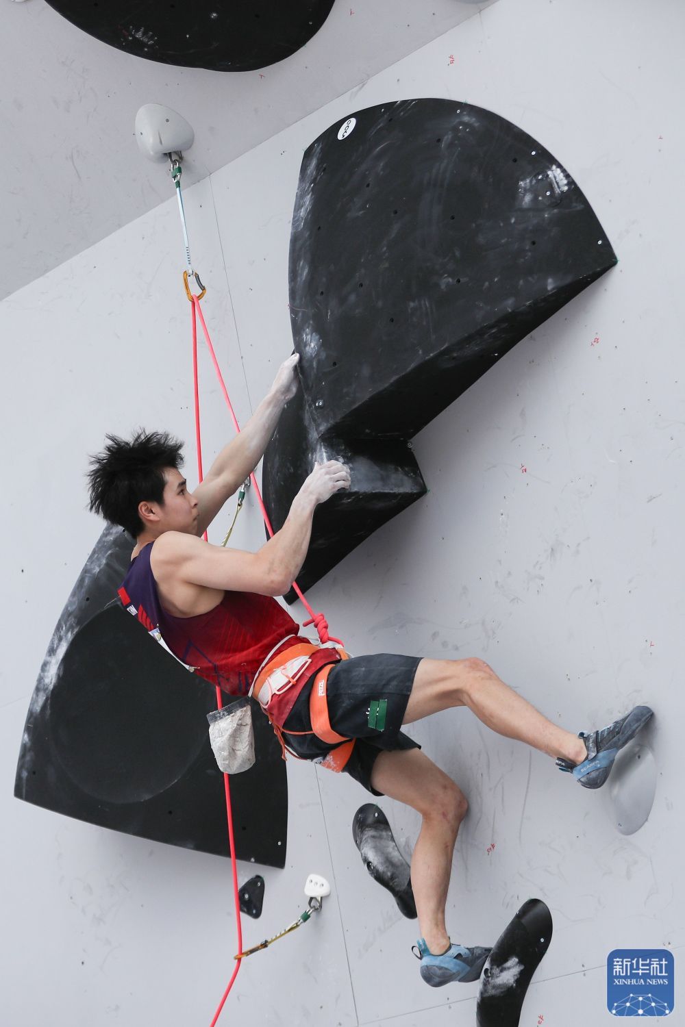 巴黎奥运预备式丨奥运会资格系列赛上海站：潘愚非无缘攀岩男子两项全能决赛