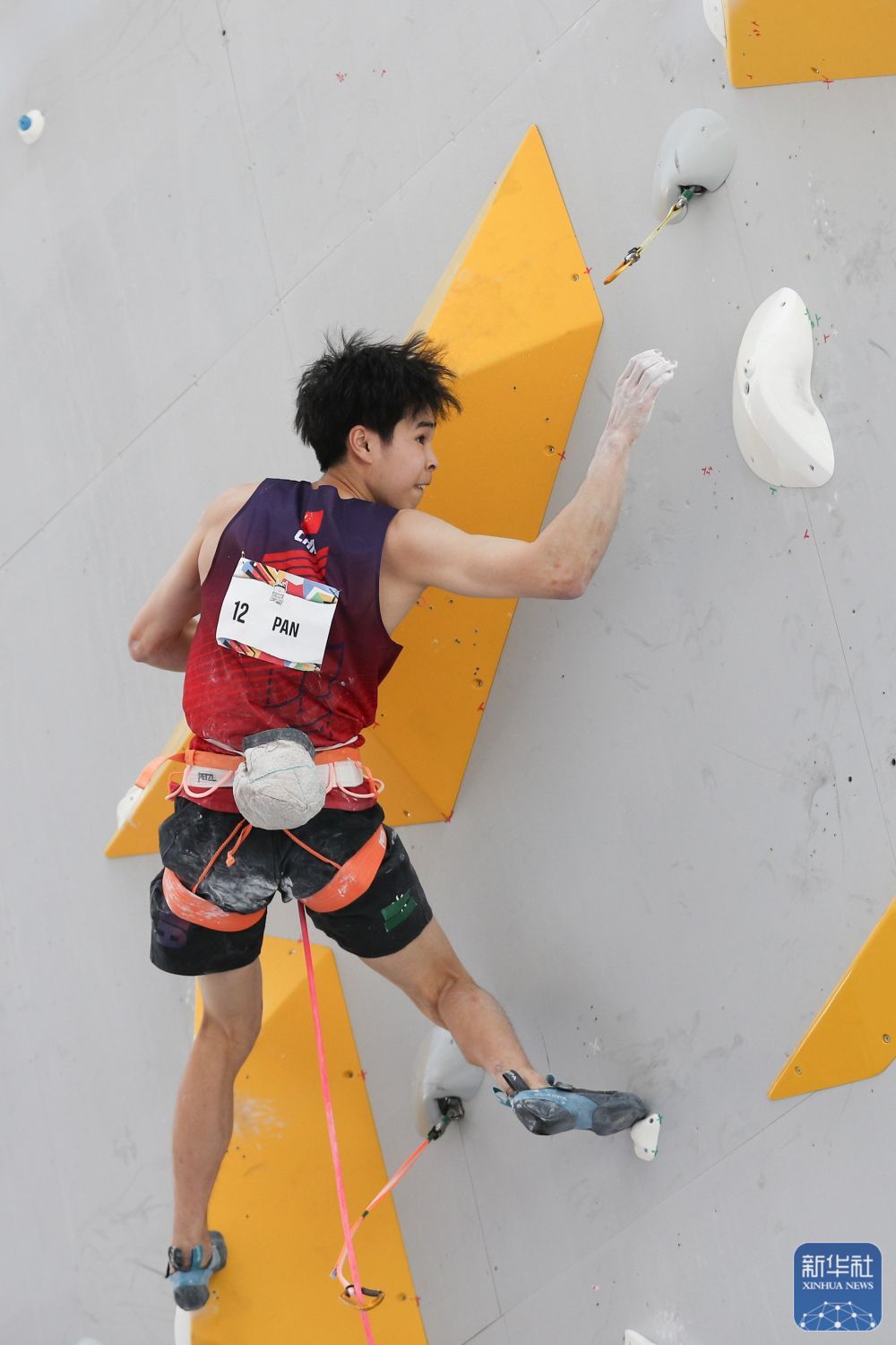 巴黎奥运预备式丨奥运会资格系列赛上海站：潘愚非无缘攀岩男子两项全能决赛