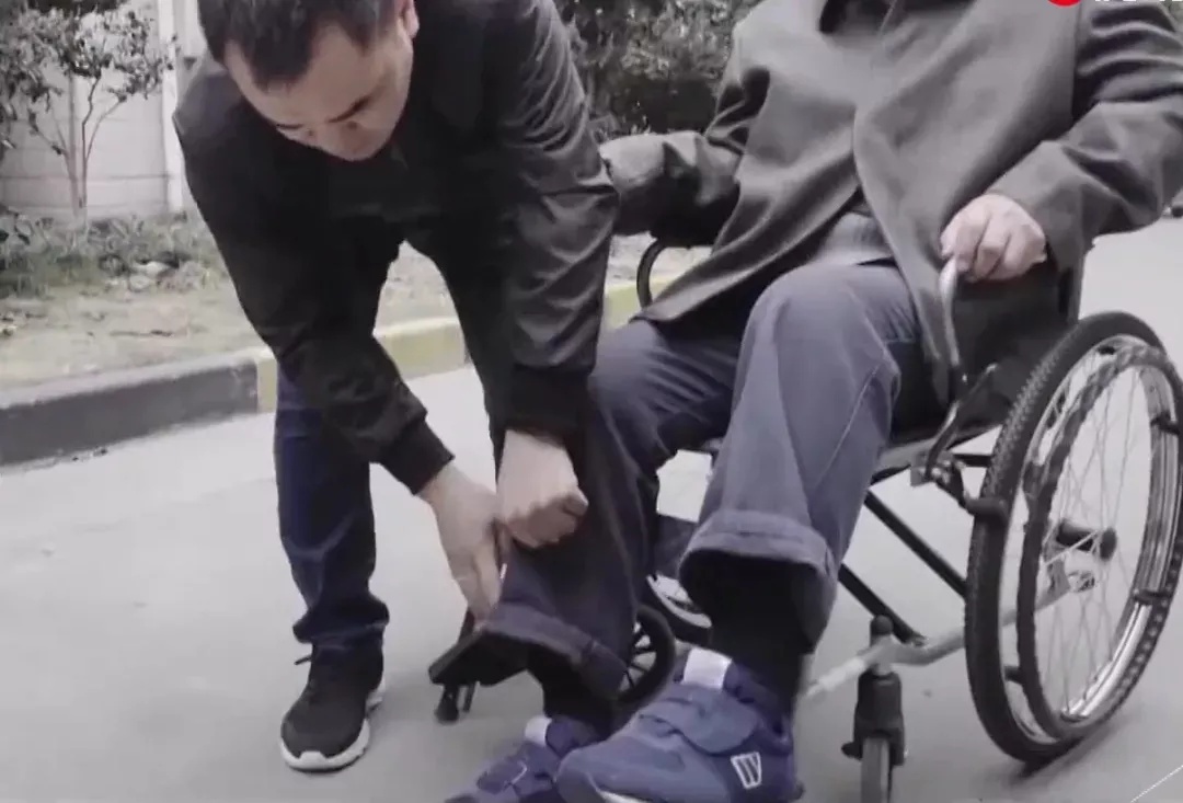 上海老人300万房产赠水果摊主,家属反对闹上公堂……二审宣判 上海老人300万房产赠水果摊主,家属反对闹上公堂……二审宣判