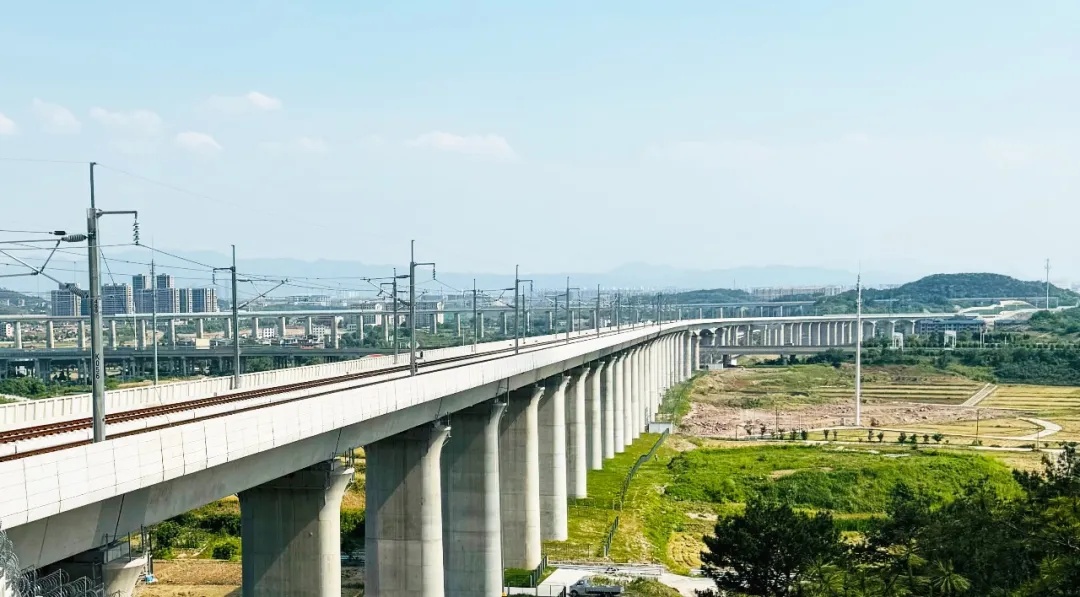 又有新进展！今天，杭温高铁正式联调联试！