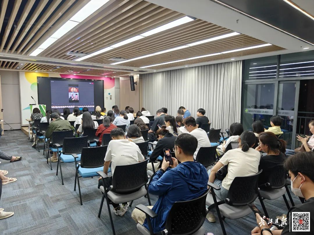 晚上开放，场场爆满！武汉年轻人下班后抢着去