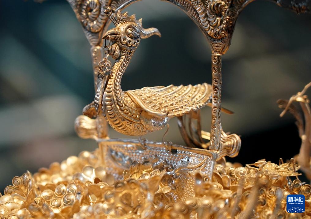 新华全媒＋丨高校博物馆奇妙之旅：北京服装学院民族服饰博物馆