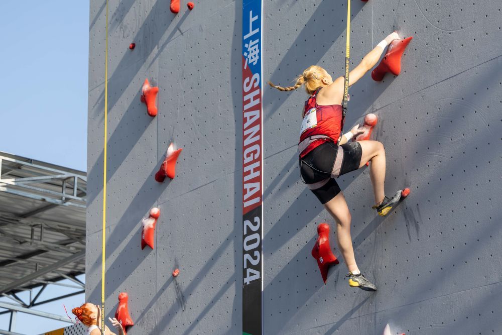 黄浦江畔，百年奥运刮起“青春风暴”