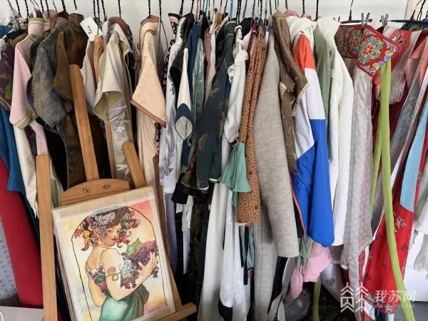 8年复原50多套汉服 南京女孩将壁画服饰变成现实 8年复原50多套汉服 南京女孩将壁画服饰变成现实