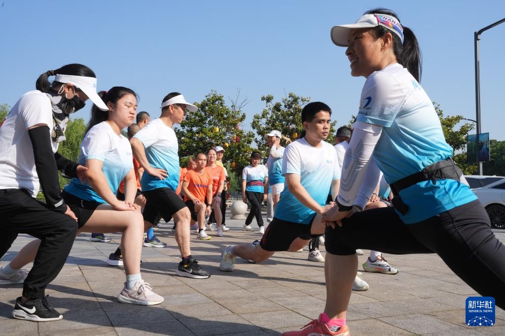 彩虹绳牵起快乐奔跑 彩虹绳牵起快乐奔跑