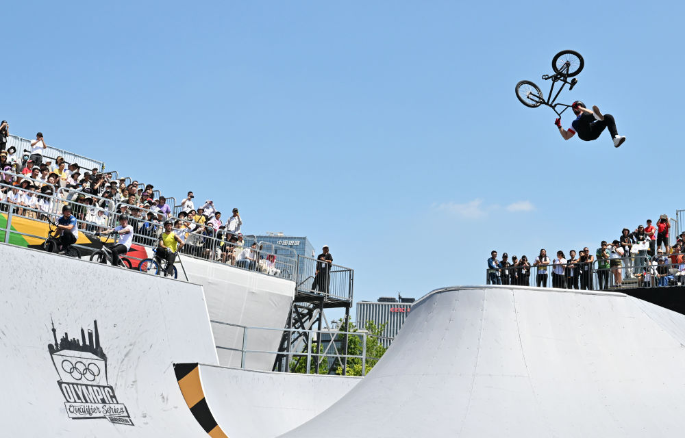黄浦江畔，百年奥运刮起“青春风暴”