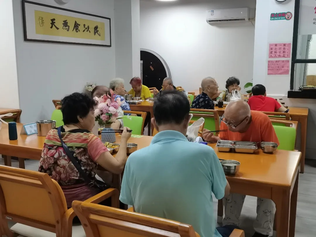 广州首个！这里的长者饭堂能叹早茶：虾饺5元/份、还有烧卖、叉烧包……