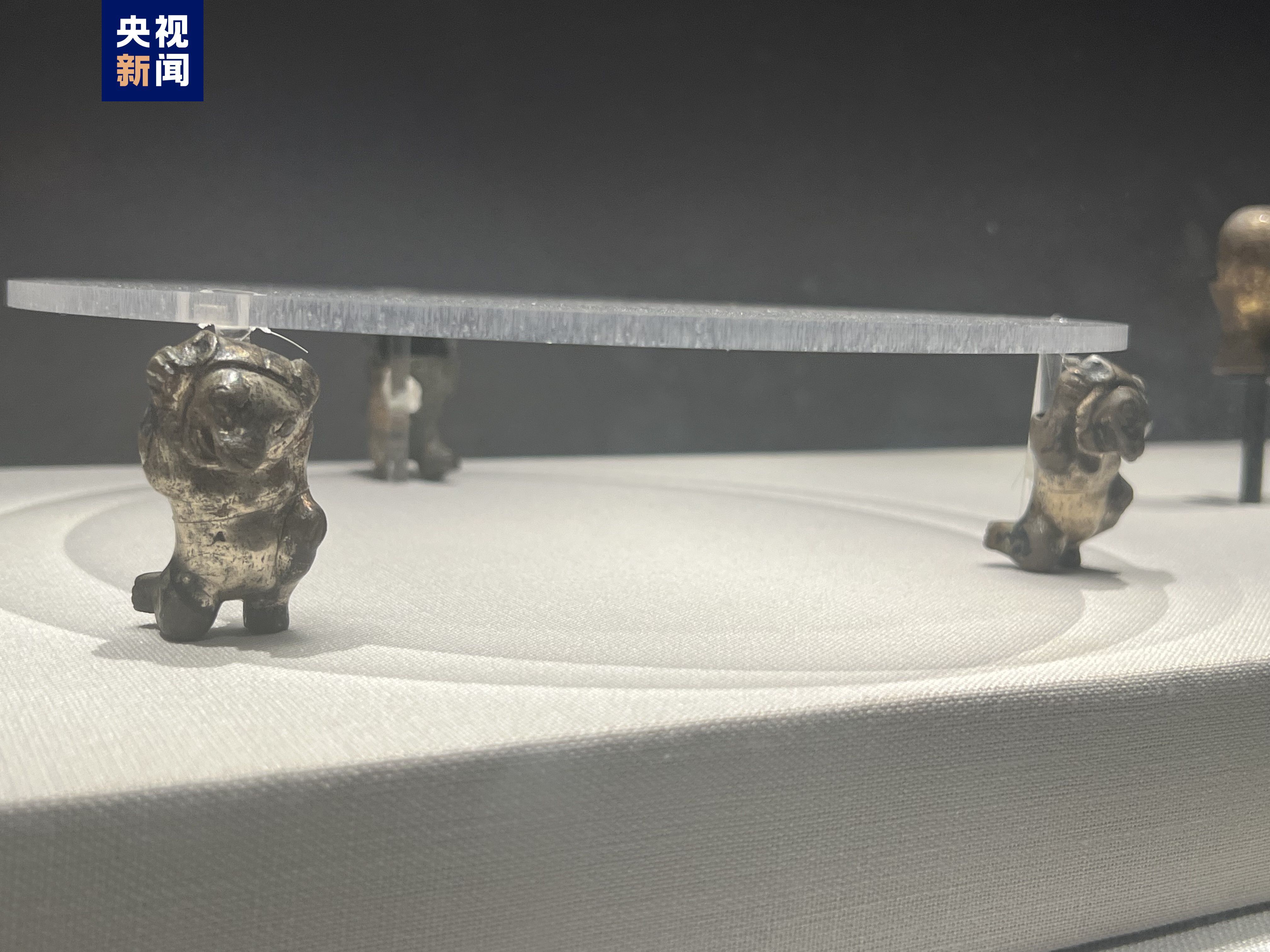 “手机壳”“凉席”……南昌汉代海昏侯国遗址博物馆漆器文物“上新”→ “手机壳”“凉席”……南昌汉代海昏侯国遗址博物馆漆器文物“上新”→