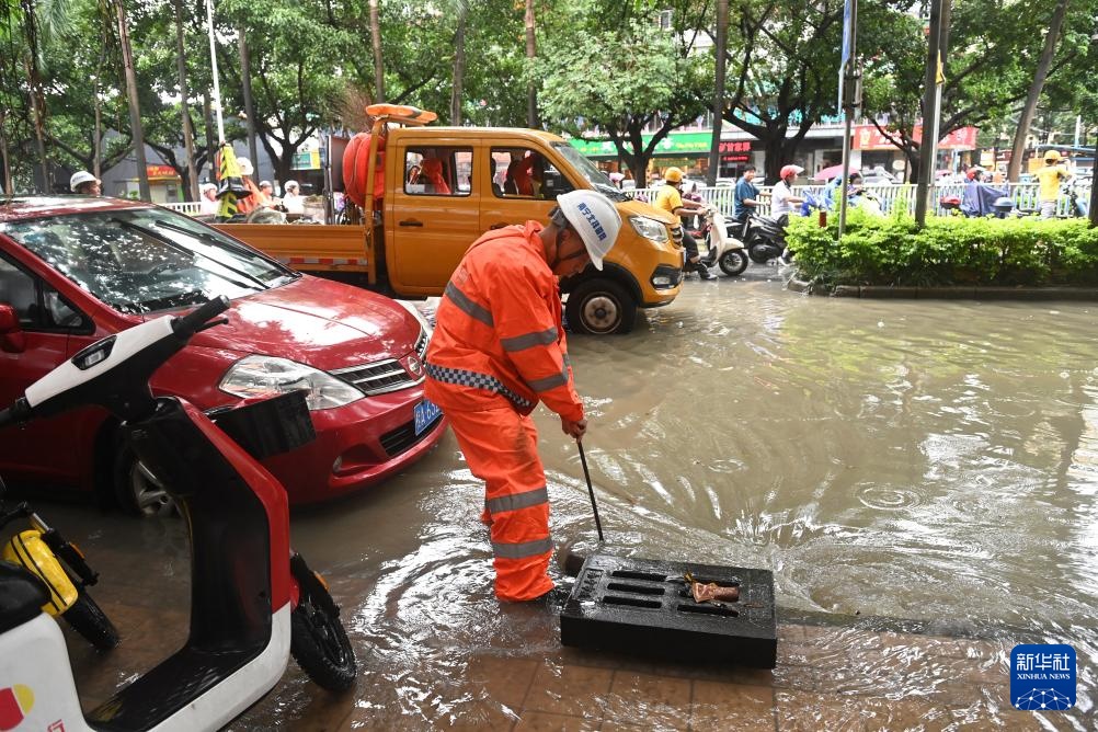 广西多地遭暴雨袭击